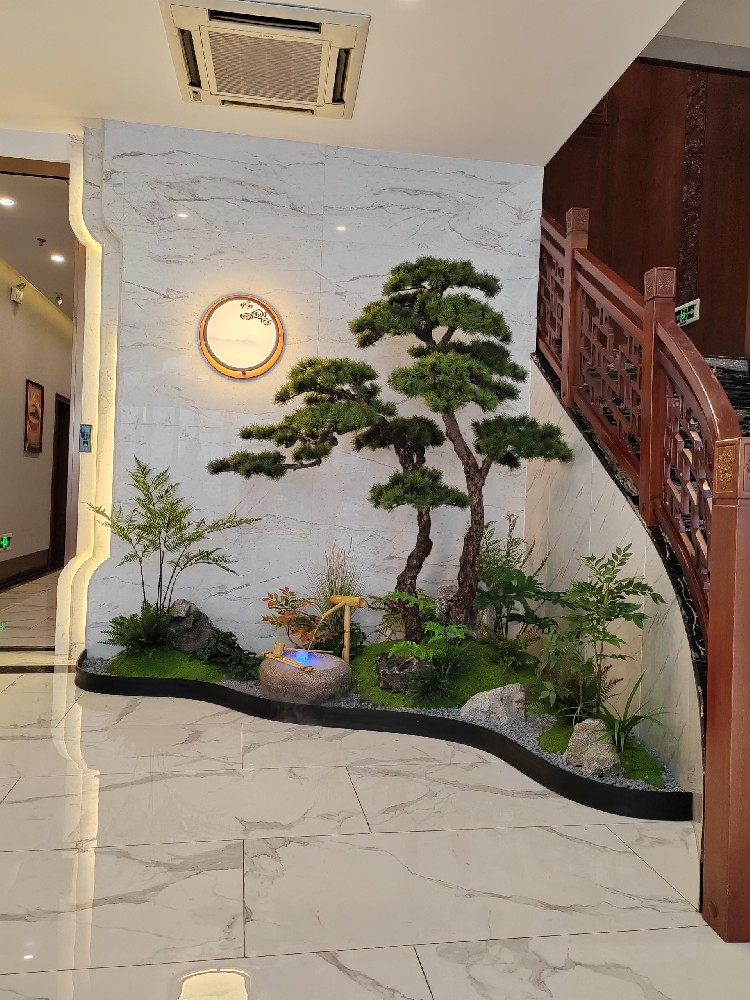 别墅楼梯转角仿真植物造景设计指南｜主树、石子、景石、苔藓搭配技巧