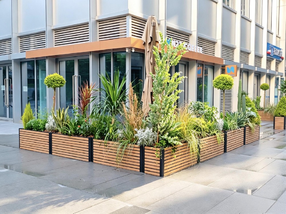 餐饮店门口外摆隔断怎么做？花箱材质选型与植物搭配完整解决方案